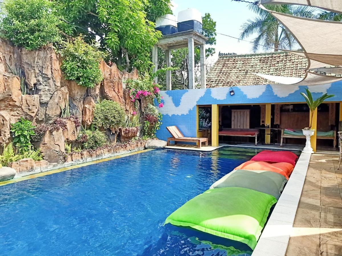 Binaria Museum Hotel 罗威那 外观 照片