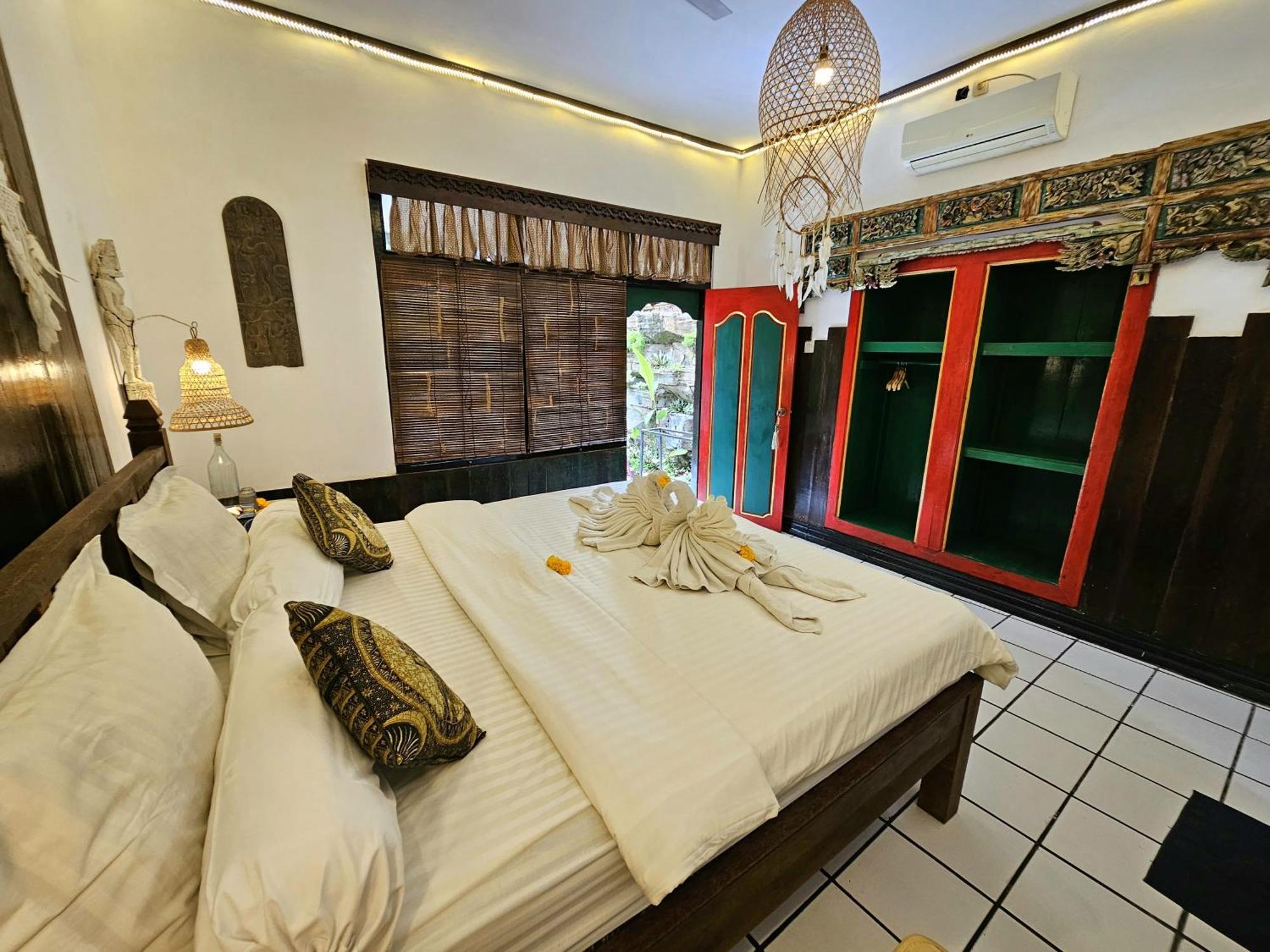 Binaria Museum Hotel 罗威那 外观 照片