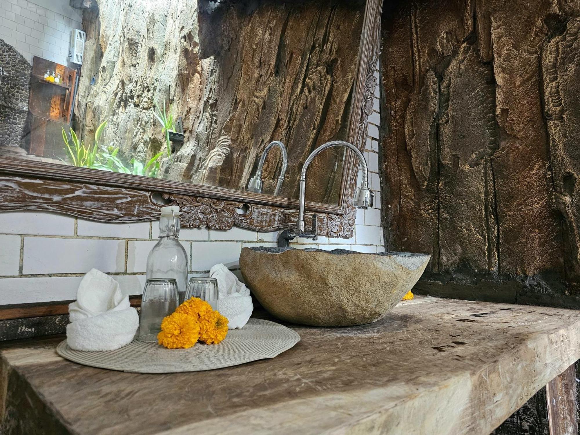 Binaria Museum Hotel 罗威那 外观 照片