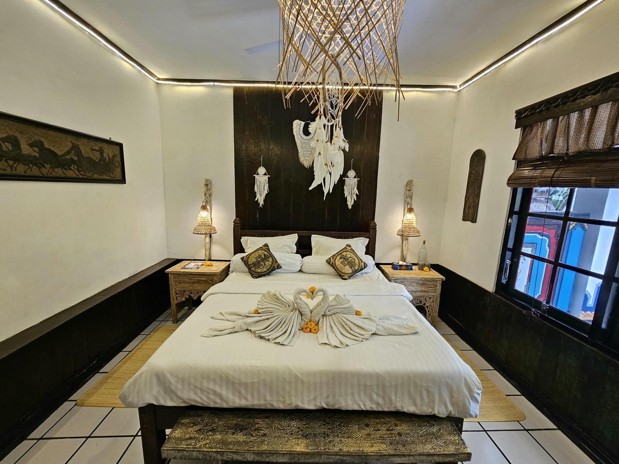 Binaria Museum Hotel 罗威那 外观 照片