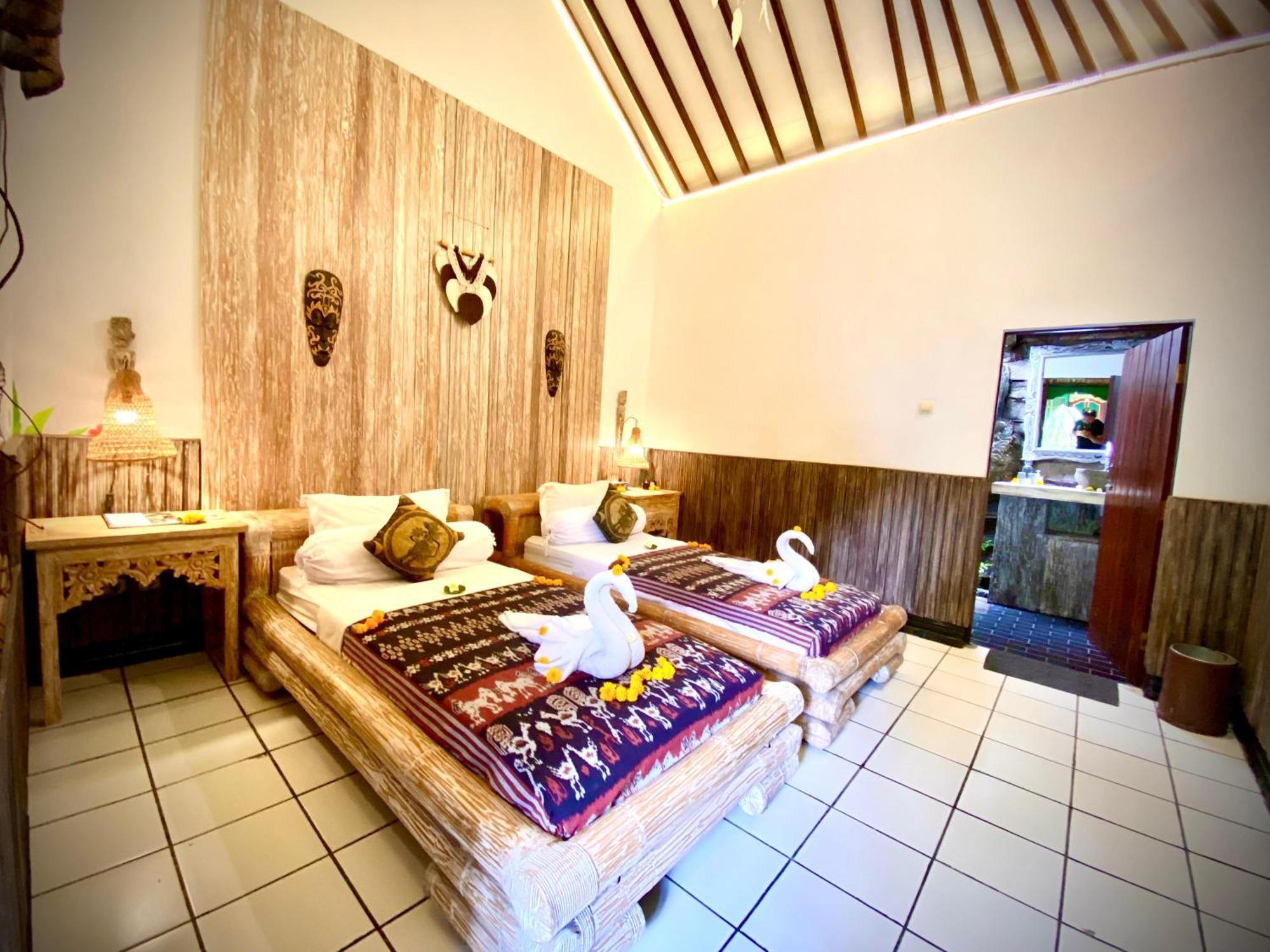 Binaria Museum Hotel 罗威那 外观 照片
