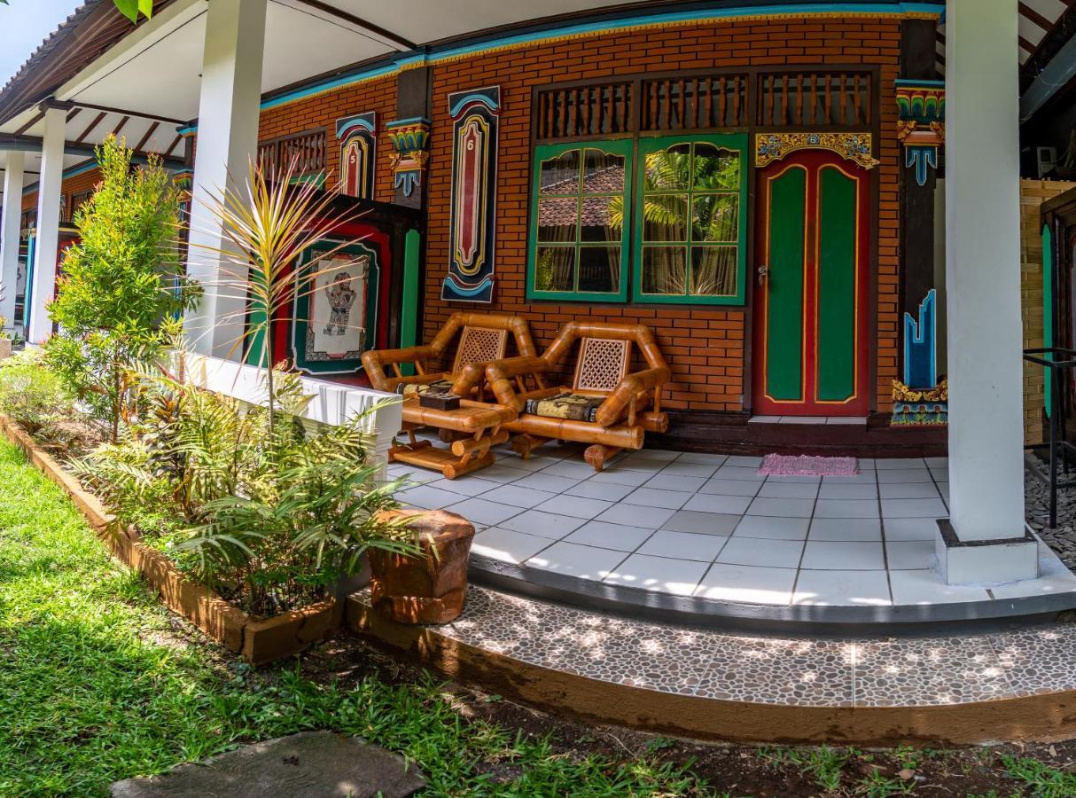 Binaria Museum Hotel 罗威那 外观 照片