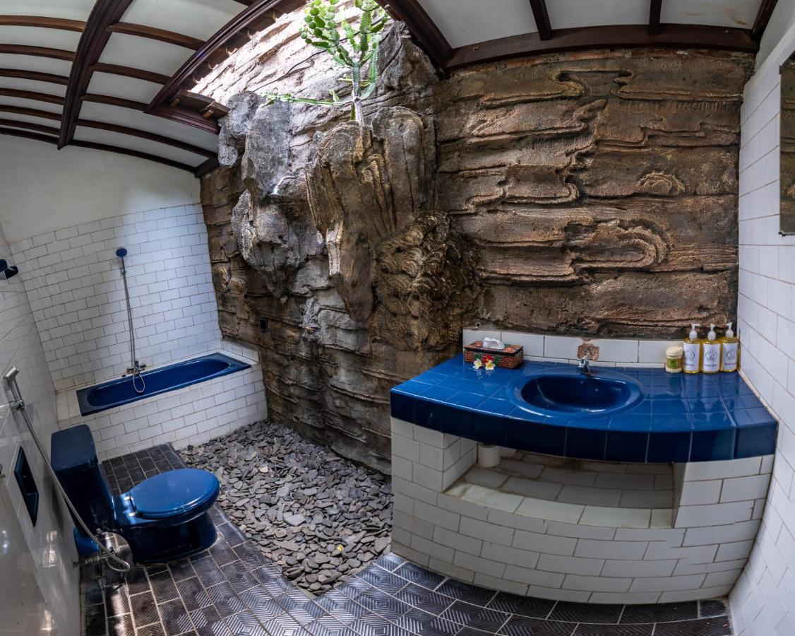 Binaria Museum Hotel 罗威那 外观 照片