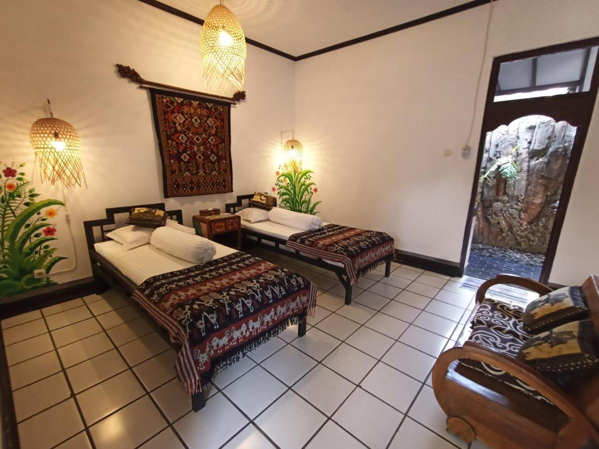 Binaria Museum Hotel 罗威那 外观 照片
